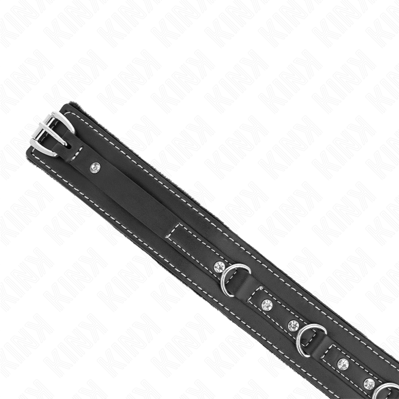 KINK - PVC LÄDERHALSBAND MED SKÄRP 105 CM STRASSNITAR 41,5 X 4 CM