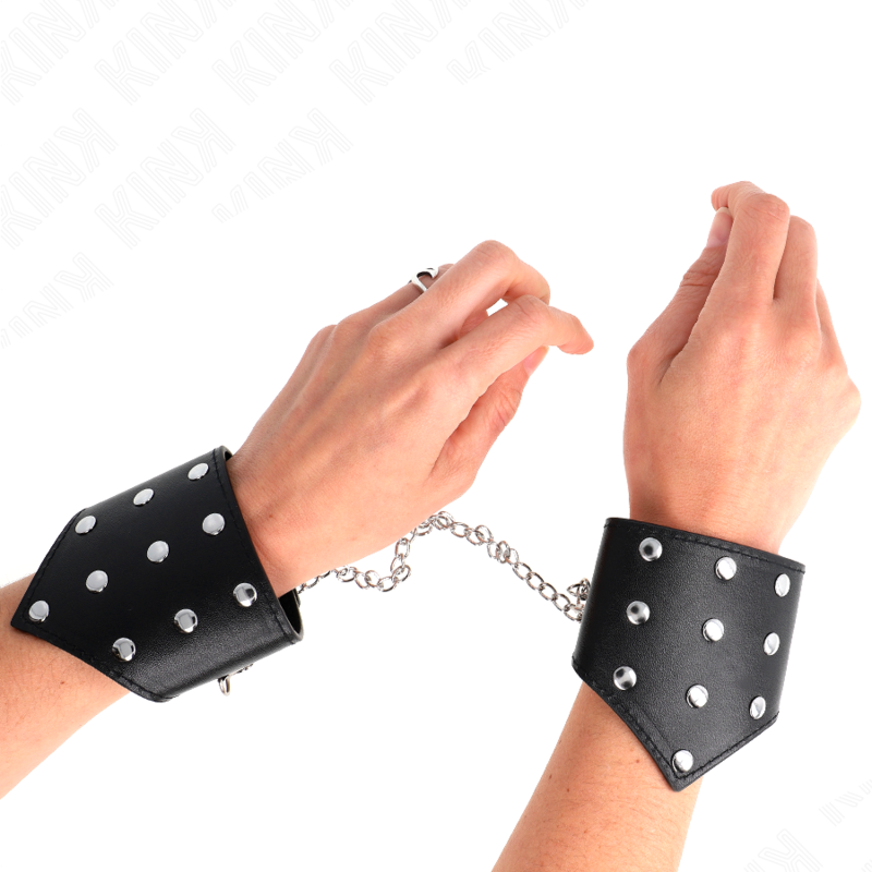 KINK - ARMBAND I SVART PUNKTSTYL MED JUSTERBAR KEDJA 17-23 CM X 8,5 CM