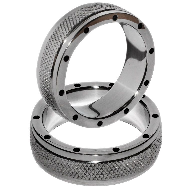 METALLHÅRD - METALLRING FÖR PENIS OCH TESTIKEL 40MM